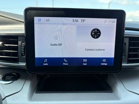 Used 2024 Ford Explorer XLT w/ Equipment Group 202A AWD/4WD image 29