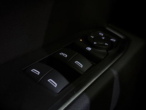 Used 2025 GMC Sierra 1500 Elevation image 57