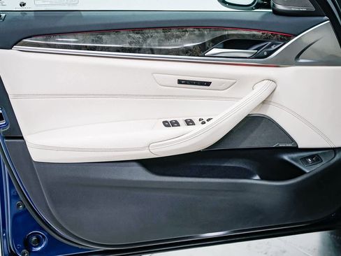 Used 2023 BMW 530i w/ Premium Package image 19