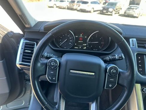 Used 2016 Land Rover Range Rover Sport HSE image 10