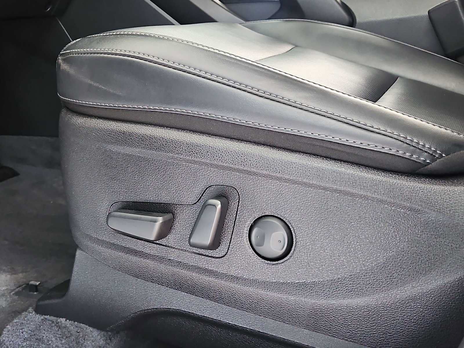 Certified 2024 Kia Telluride S w/ S Sunroof Package FWD image 16