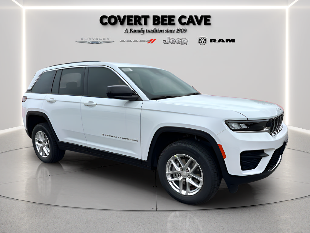 New 2026 Jeep Grand Cherokee Laredo RWD image 2