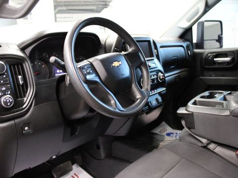 Used 2020 Chevrolet Silverado 2500 Custom w/ Custom Value Package AWD/4WD image 10