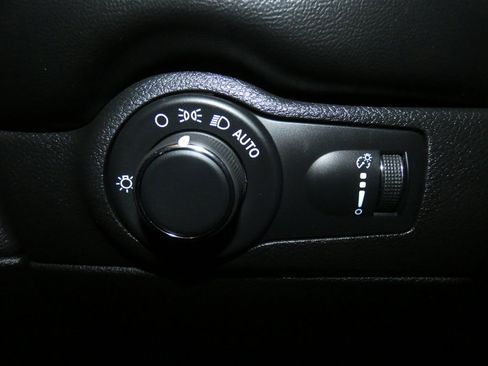 Used 2024 Dodge Durango GT image 19