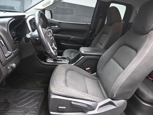 Used 2018 GMC Canyon SLE w/ SLE Convenience Package image 18