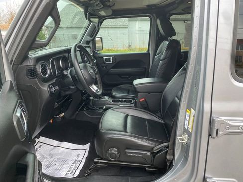Used 2020 Jeep Gladiator Overland image 12