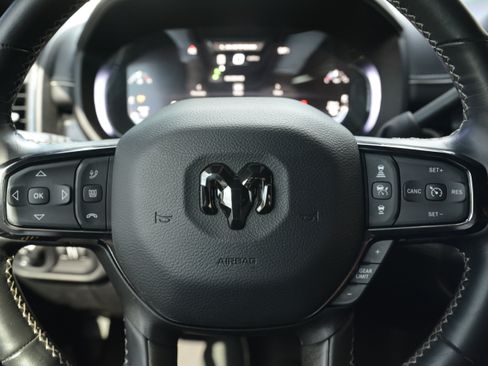 Used 2025 RAM 2500 Limited AWD/4WD image 17