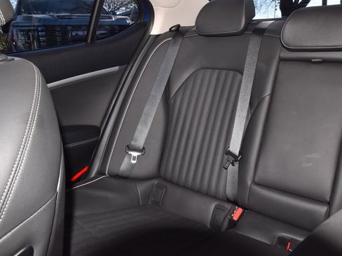 Used 2023 Genesis G70 3.3T image 19