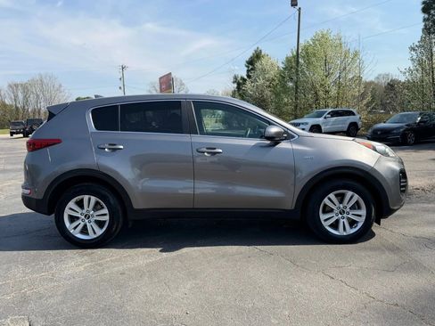 Used 2018 Kia Sportage LX AWD/4WD image 6