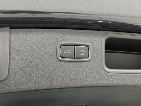 Certified 2024 Porsche Macan AWD/4WD image 64