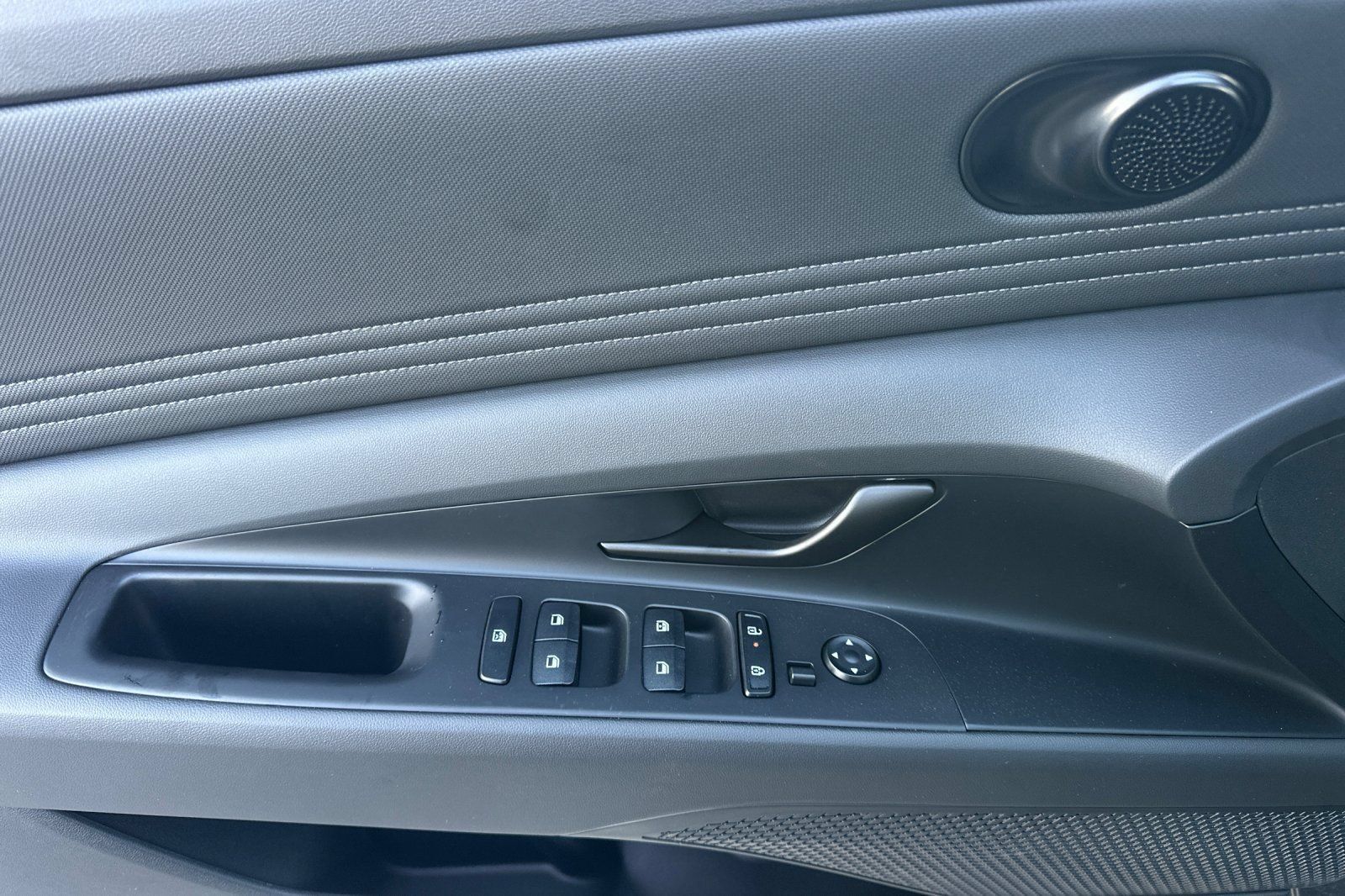 Used 2026 Hyundai Elantra Sport FWD image 11