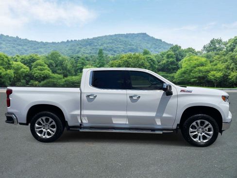 Used 2022 Chevrolet Silverado 1500 LTZ w/ Z71 Off-Road Package AWD/4WD image 22