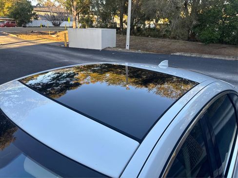 Used 2017 Jaguar XF Prestige image 11