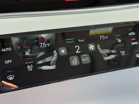 New 2026 Genesis GV70 2.5T Advanced image 33