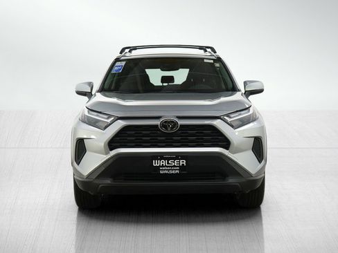 Used 2025 Toyota RAV4 XLE AWD/4WD image 2