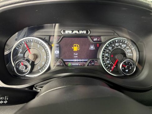 Used 2025 RAM 1500 Laramie AWD/4WD image 17