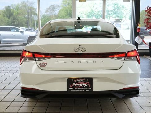 Used 2021 Hyundai Elantra SEL w/ Convenience Package FWD image 14