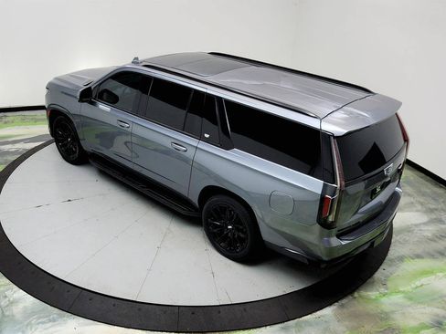 Used 2022 Cadillac Escalade ESV Sport Platinum w/ LPO, ONYX Package AWD/4WD image 37