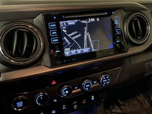 Certified 2018 Toyota Tacoma TRD Off-Road image 18