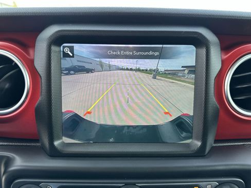 Used 2020 Jeep Gladiator Rubicon AWD/4WD image 15