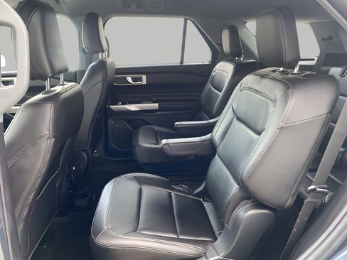 Used 2023 Ford Explorer XLT w/ Equipment Group 202A image 11