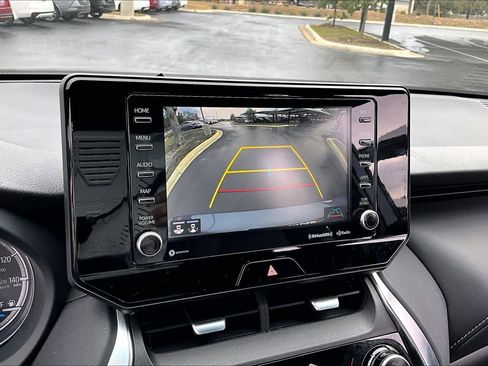 Used 2021 Toyota Venza XLE image 26