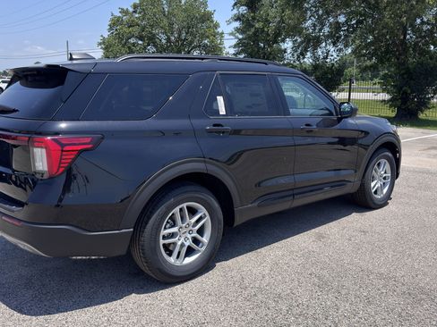 New 2026 Ford Explorer Active w/ Active Comfort Package RWD image 3