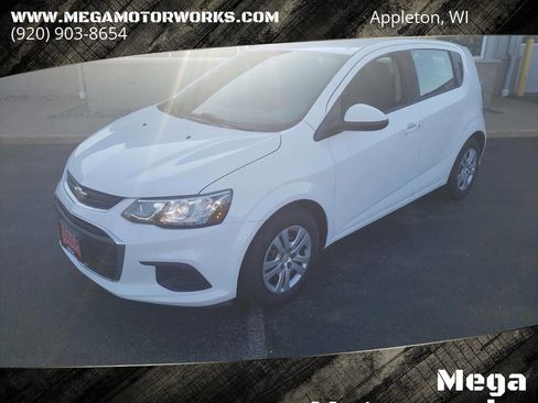 Used 2018 Chevrolet Sonic LT image 1