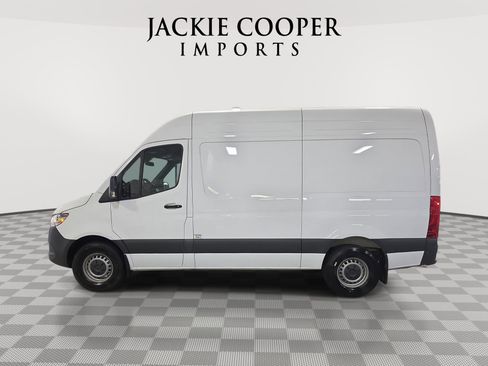 Used 2025 Mercedes-Benz Sprinter 2500 image 8