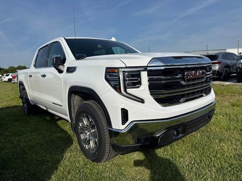 Used 2025 GMC Sierra 1500 SLT image 3