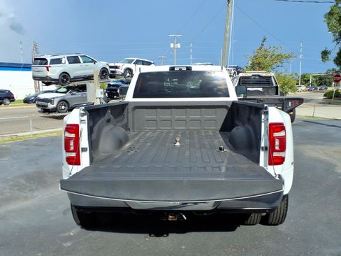 Used 2024 RAM 3500 Big Horn w/ Safety Group AWD/4WD image 17