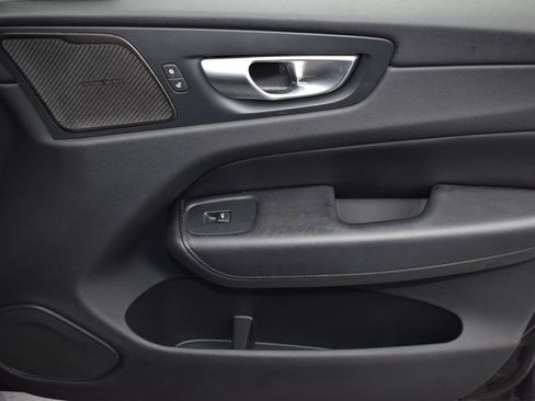 Used 2024 Volvo XC60 B5 Plus image 36