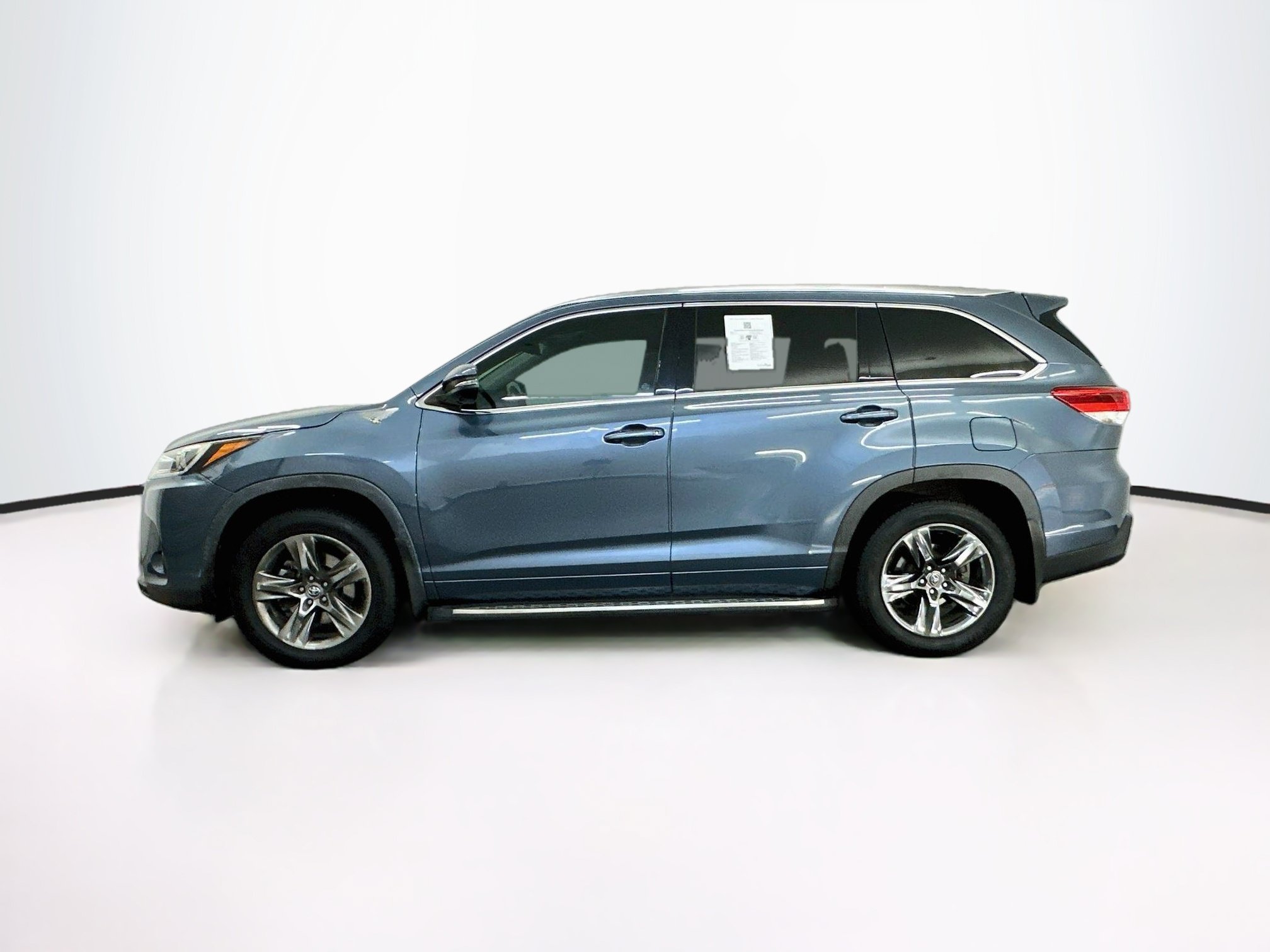 Used 2019 Toyota Highlander Limited Platinum AWD/4WD image 4
