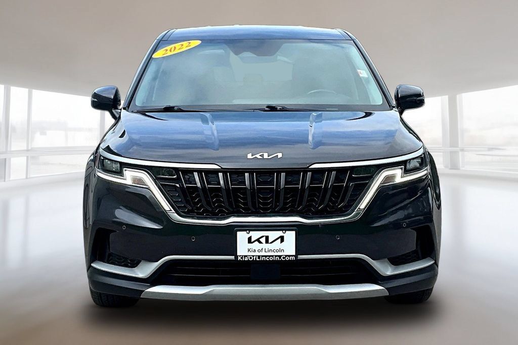 Used 2022 Kia Carnival EX FWD image 2
