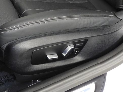 Used 2023 BMW 530i w/ Convenience Package RWD image 23