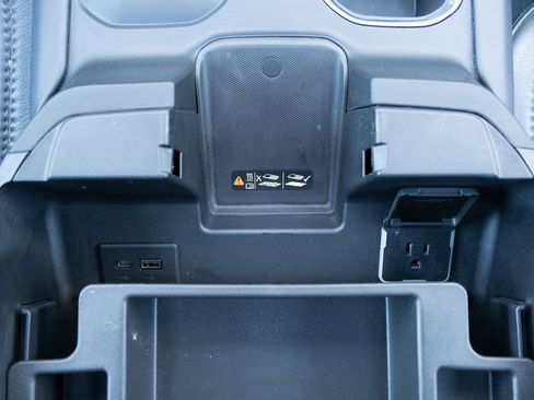 Used 2024 GMC Sierra 1500 Denali image 9