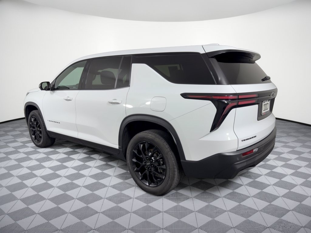 Used 2024 Chevrolet Traverse LS w/ Midnight/Sport Edition FWD image 3