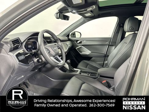 Used 2025 Audi Q3 2.0T Premium image 4