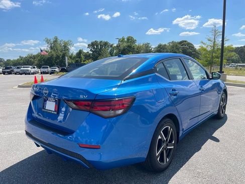 Used 2024 Nissan Sentra SV FWD image 17