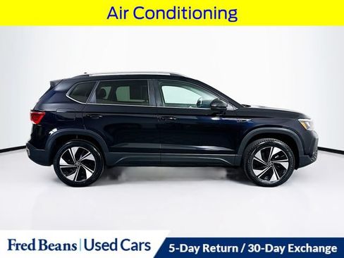 Used 2023 Volkswagen Taos SE AWD/4WD image 9