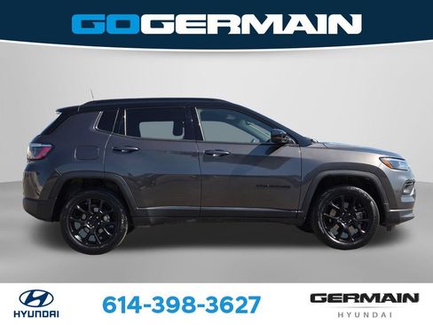 Used 2023 Jeep Compass Latitude w/ Convenience Group AWD/4WD image 7