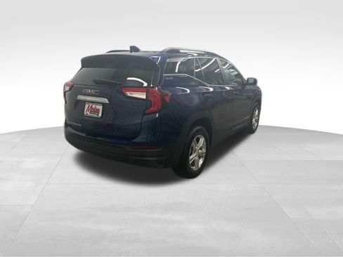 Used 2023 GMC Terrain SLE w/ Driver Convenience Package image 4