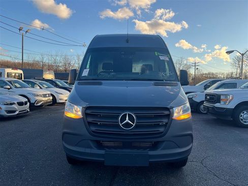 Used 2021 Mercedes-Benz Sprinter 2500 image 2