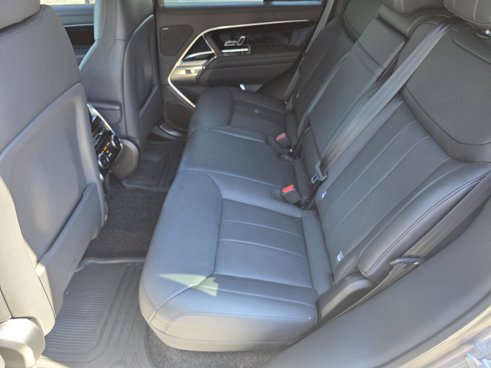 Used 2024 Land Rover Range Rover SE AWD/4WD image 14