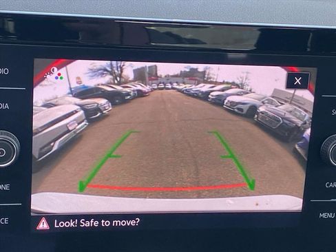 Certified 2025 Volkswagen Jetta SE image 15