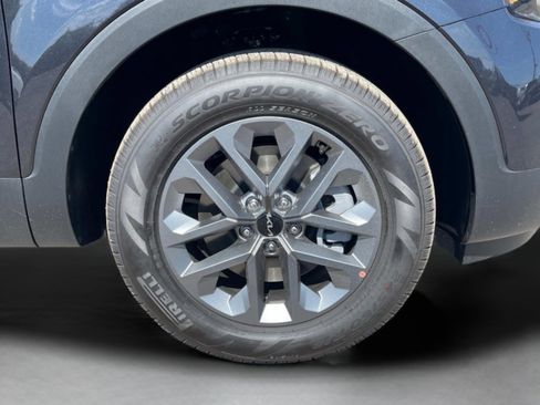 New 2025 Kia Telluride LX image 9