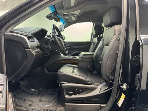 Used 2019 Chevrolet Suburban LT image 13