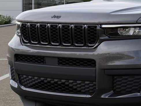 New 2025 Jeep Grand Cherokee L Altitude image 7