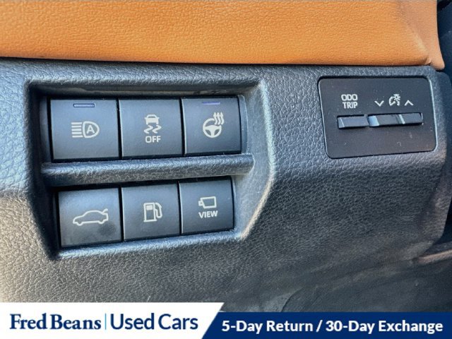 Used 2020 Toyota Avalon Limited w/ Advanced Safety Package FWD image 12