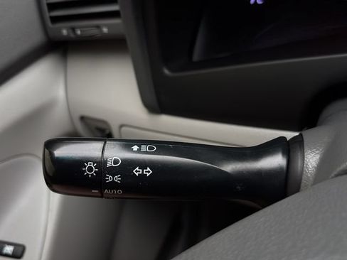 Used 2011 Toyota Camry LE FWD image 19